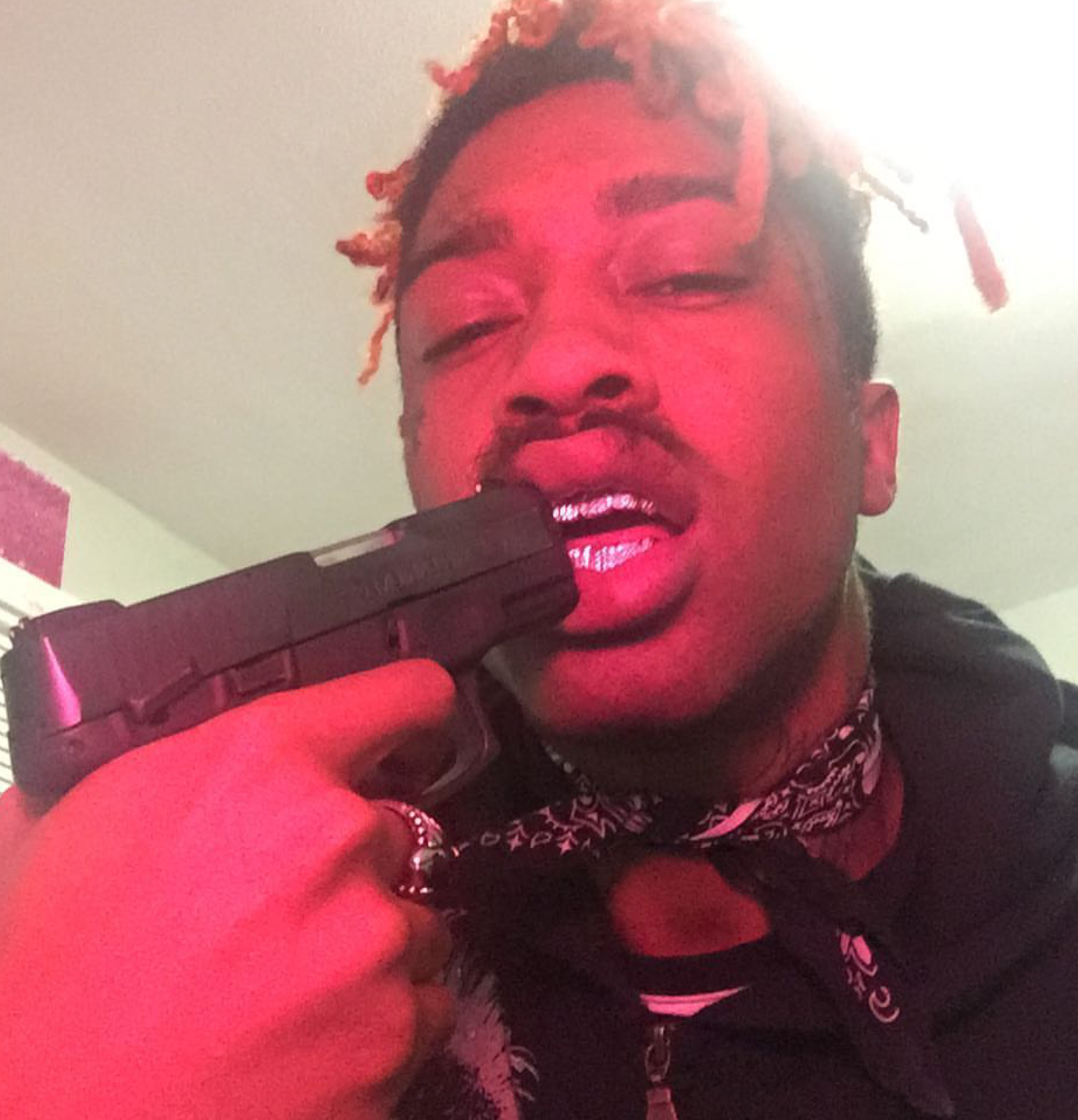 Giphy profile picture for @mouth