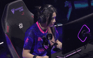 Surprise What GIF by Paper Rex