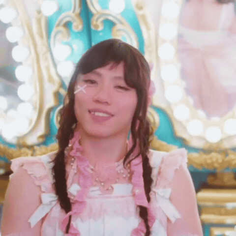 Mimi Kiss GIF