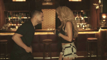 saviobarbosa salsa shakira maluma chantaje GIF