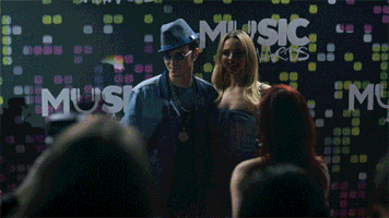 200.gif?cid=fc005b08cd3ae3e35be10de4f93d7b2495ff9aaedd54d2c4&rid=200.gif&ct=g