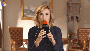 Real Housewives Lipstick GIF by discovery+