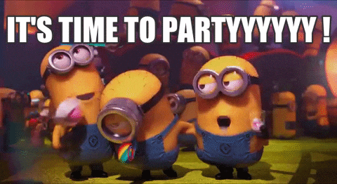Pohyblivá animace se třemi zpívajícími mimoňi, z nichž jeden fouká na narozeninovou frkačku, s nápisem "It´s time to partyyyyyy!".