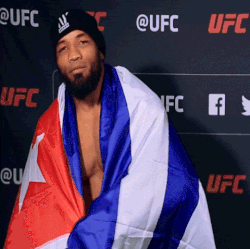 Oye no te quería decir pero tú novio le coquetea a otras no quiero que te