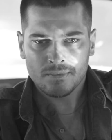 mas_esteile icerde cagatay ulusoy mas_esteile GIF