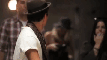 200.gif?cid=fc005b08660f7c904646926f9af5b8201ef319d00b8d092d&rid=200.gif&ct=g
