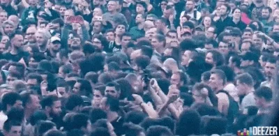 mass hysteria show GIF by Deezer
