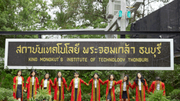 phathilvisualgrapher commencement graduation phathil GIF