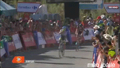 mauromaurino esteban chavez lider de la vuelta GIF