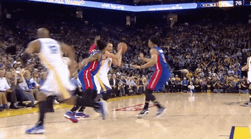 golden state warriors stephen curry steph curry no look behind the back GIF