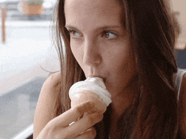 sexy girl GIF by McDonald's CZ/SK