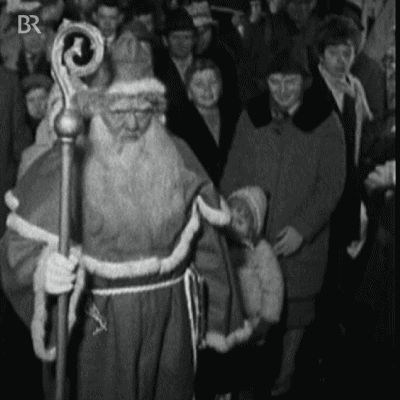 Santa Claus Christmas GIF by Bayerischer Rundfunk - Find & Share on GIPHY