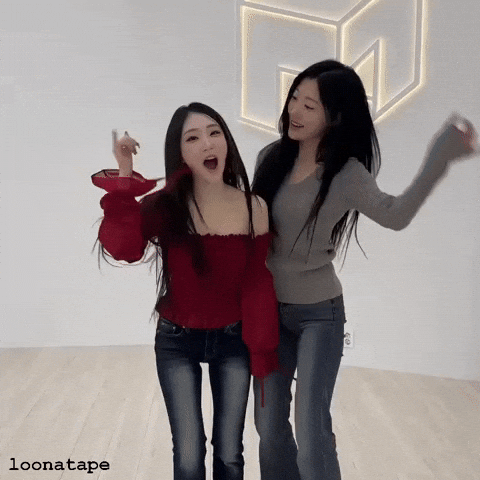 Yeojin Loona Choerry GIF