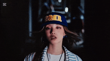 Yuqi GIF