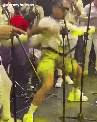 Carlos Alofoke GIF
