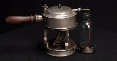 listercarbolicacidsprayer GIF by Mütter Museum