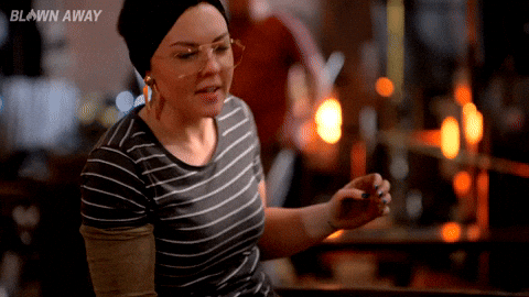 GIF tso los ntawm Queen
