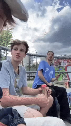 Raiswais GIF