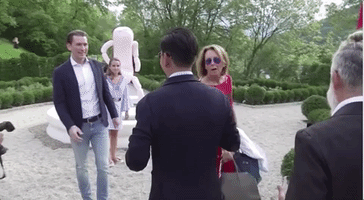 Ho Kurz GIF