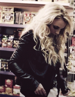 Anime Girl With Gun Gifs Get The Best Gif On Giphy