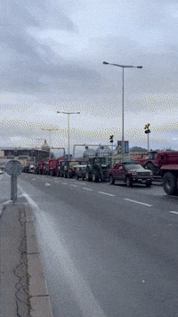 Hundreds of Tractors Roll Into Prague for Farmers' Protest
