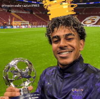 Lamine Yamal GIF