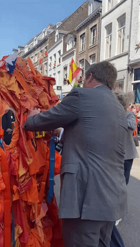 Stand-In Koning Willem Alexander GIF by FASHIONCLASH