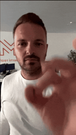 moderni realitak GIF