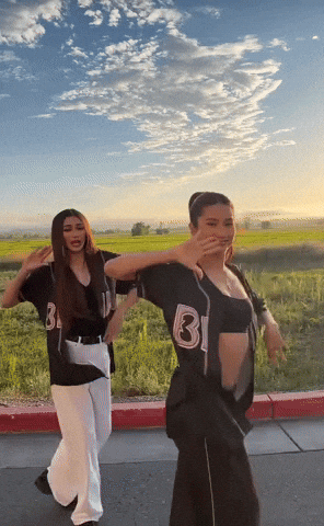 Mywalo GIF