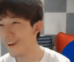신태일 GIF
