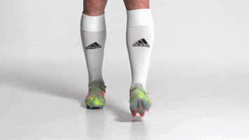 Giày Đá Banh GIF