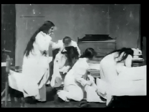 giphy.gif?cid=6c09b952702ec0cf1fc4cd4f75