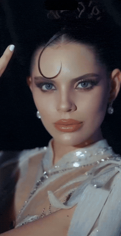 Alyanni GIF