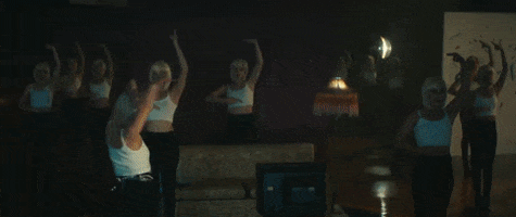 200.gif?cid=fc005b084e3c166e30c8aceebda77cb24d5bcdf3c7a33a6e&rid=200.gif&ct=g