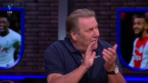 giphy.webp?cid=6c09b952dupzp0xes3xighunxsevubwx85etpblsdjig8v74&ep=v1_internal_gif_by_id&rid=giphy.webp&ct=g