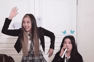 Billlie GIF