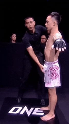 Phanh Thanh Tung GIF