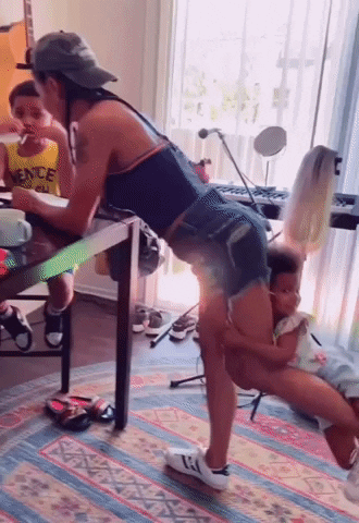 Mother Workingmom GIF by The Urban Heroes
