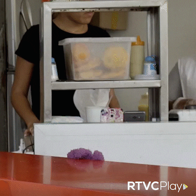 RTVCPlay surprise hola sorpresa saludo GIF