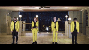 assirensfall dance dancing yellow bad dancing GIF