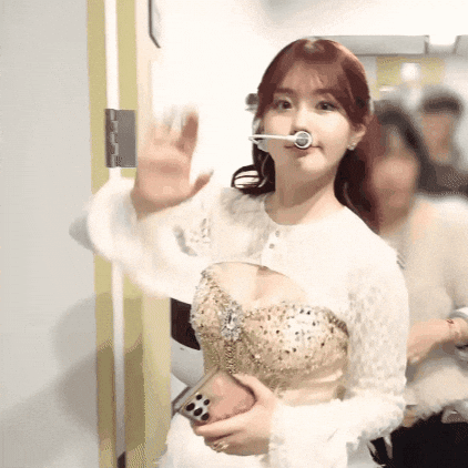 Chaehyun Waving GIF
