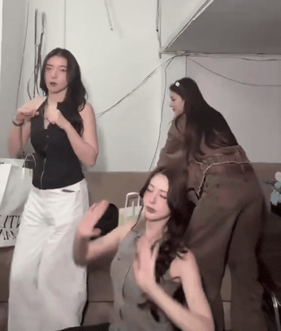 Mieaya GIF