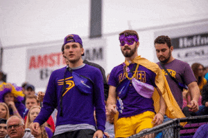 Homecoming Staygolden GIF by Wilfrid Laurier University