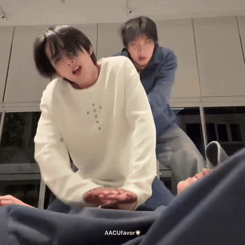 Aaashirakorn GIF