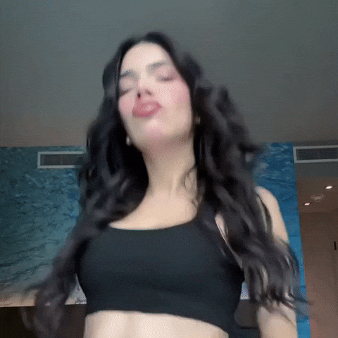 Kenia Os GIF