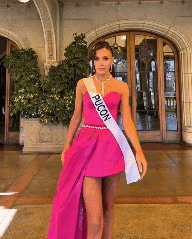 Cata Vallejos GIF