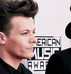 one direction louis GIF