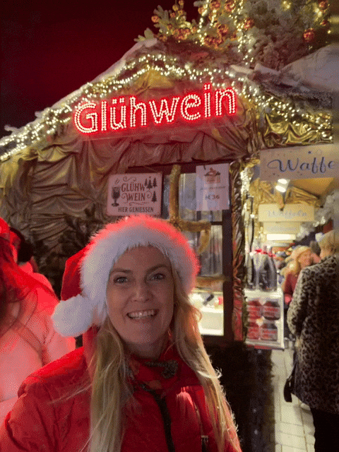 Look At Me Hello GIF by Sigrun