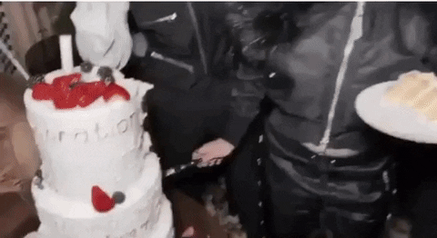 giphy.gif?cid=2154d3d7aa28a7686b331d0fc8