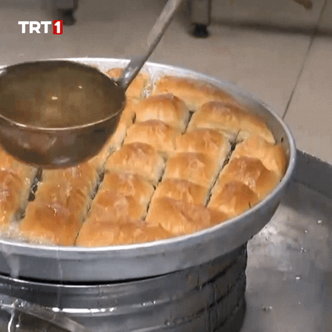 Happy Birthday Cooking GIF by TRT
